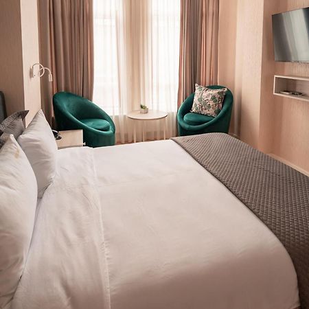 Hotel Well Inn Tbilisi Bagian luar foto