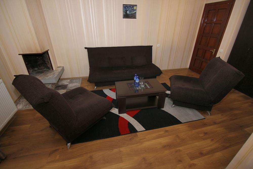 Hotel Well Inn Tbilisi Bagian luar foto