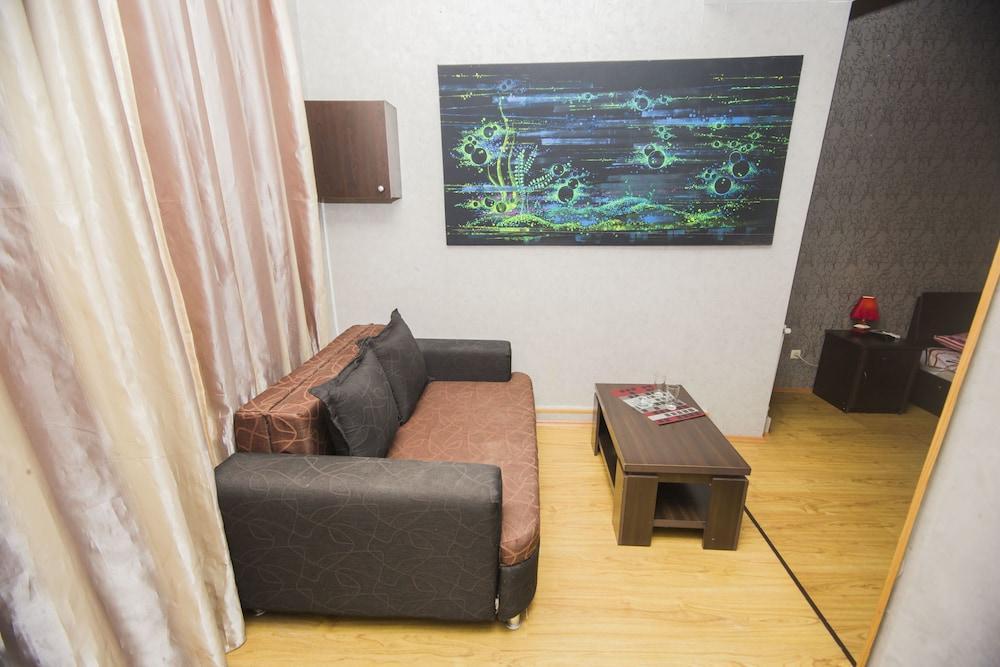 Hotel Well Inn Tbilisi Bagian luar foto