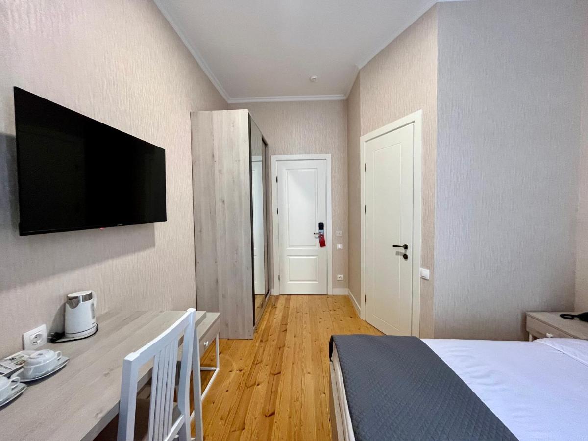 Hotel Well Inn Tbilisi Bagian luar foto