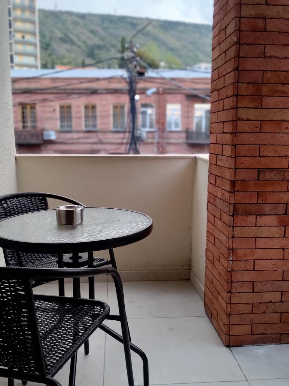Hotel Well Inn Tbilisi Bagian luar foto