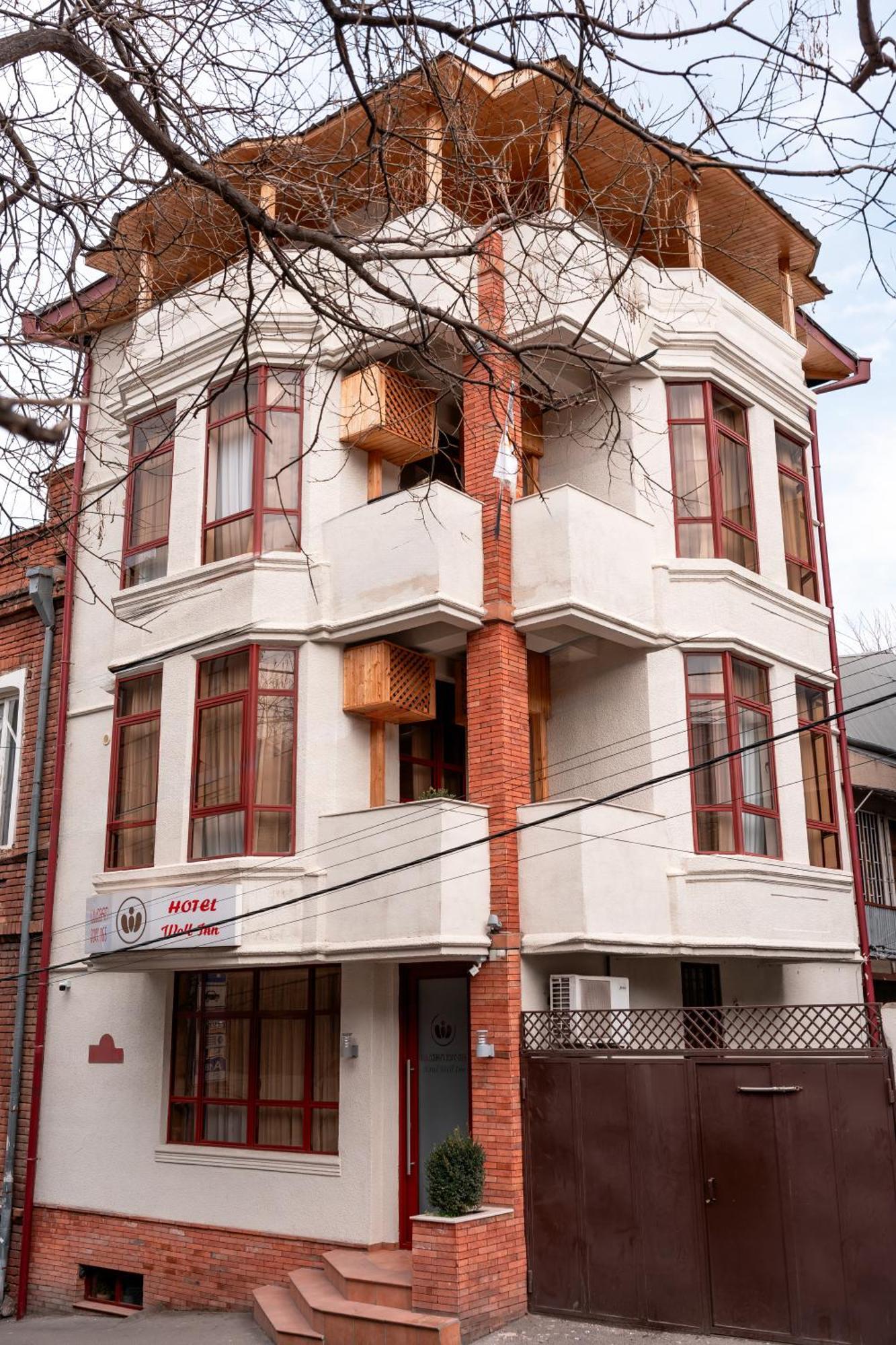 Hotel Well Inn Tbilisi Bagian luar foto
