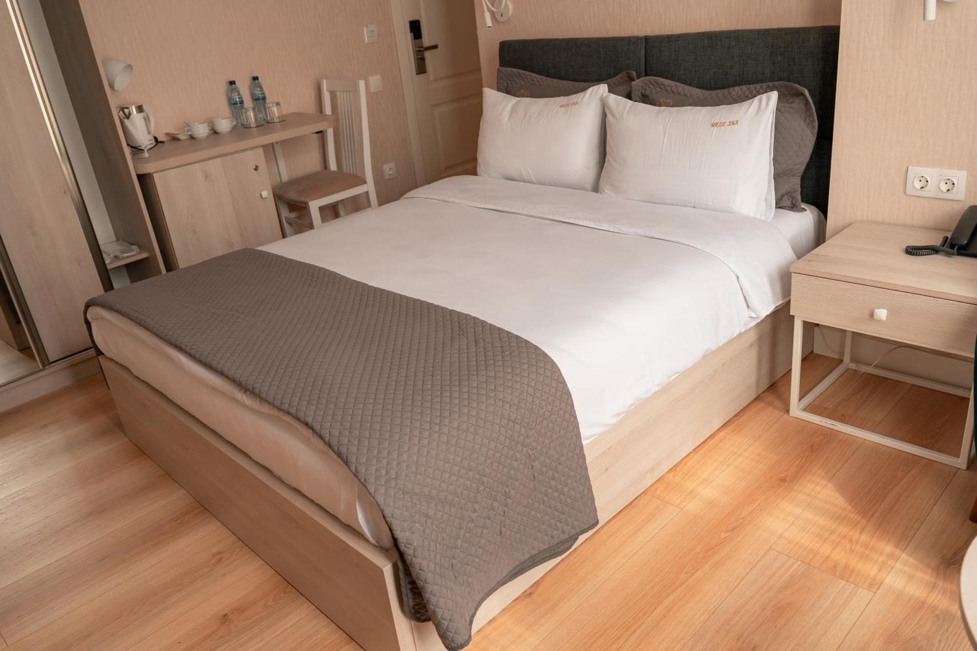 Hotel Well Inn Tbilisi Bagian luar foto
