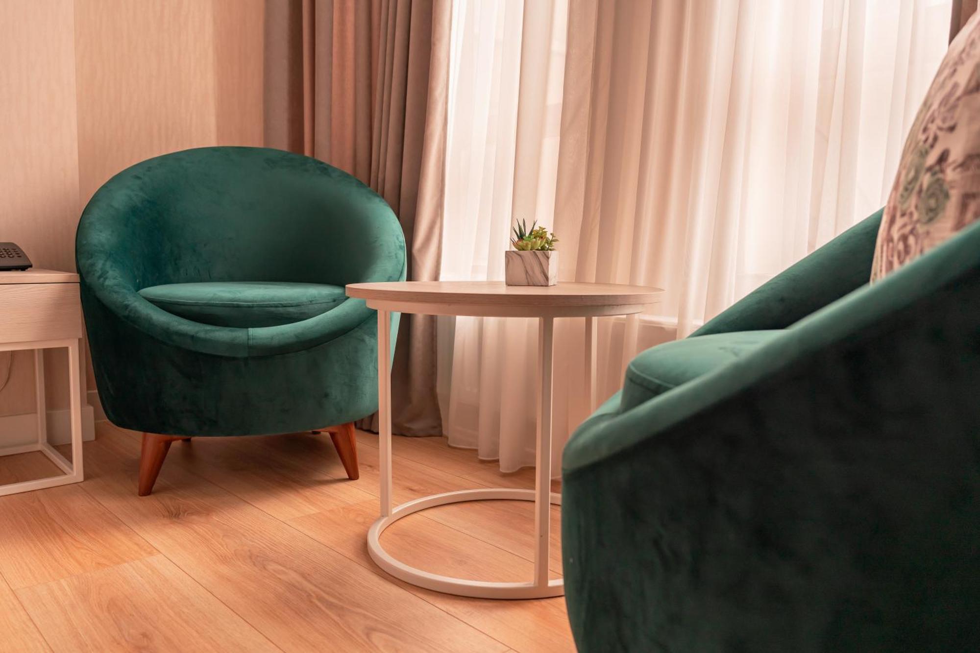 Hotel Well Inn Tbilisi Bagian luar foto