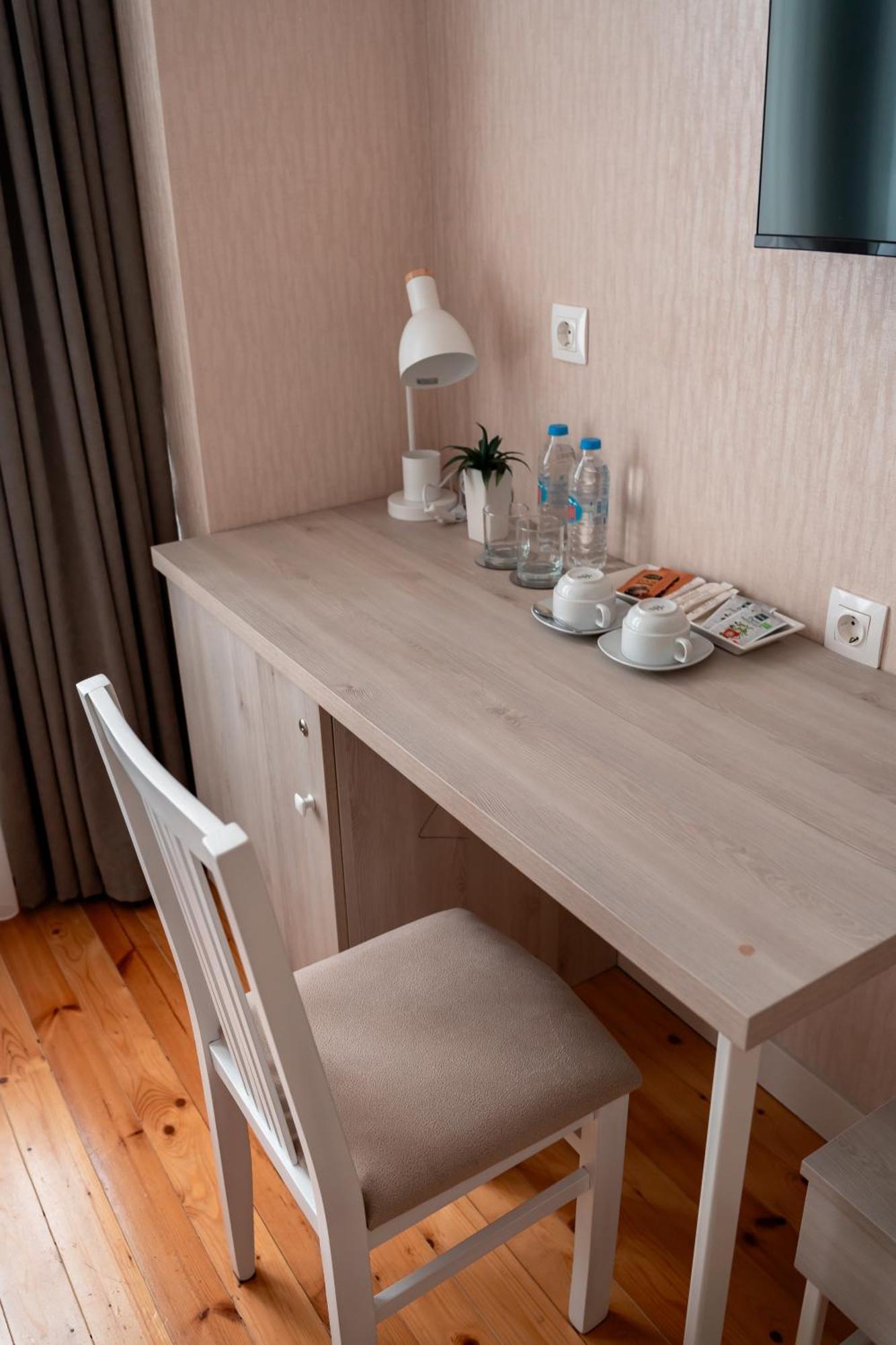 Hotel Well Inn Tbilisi Bagian luar foto