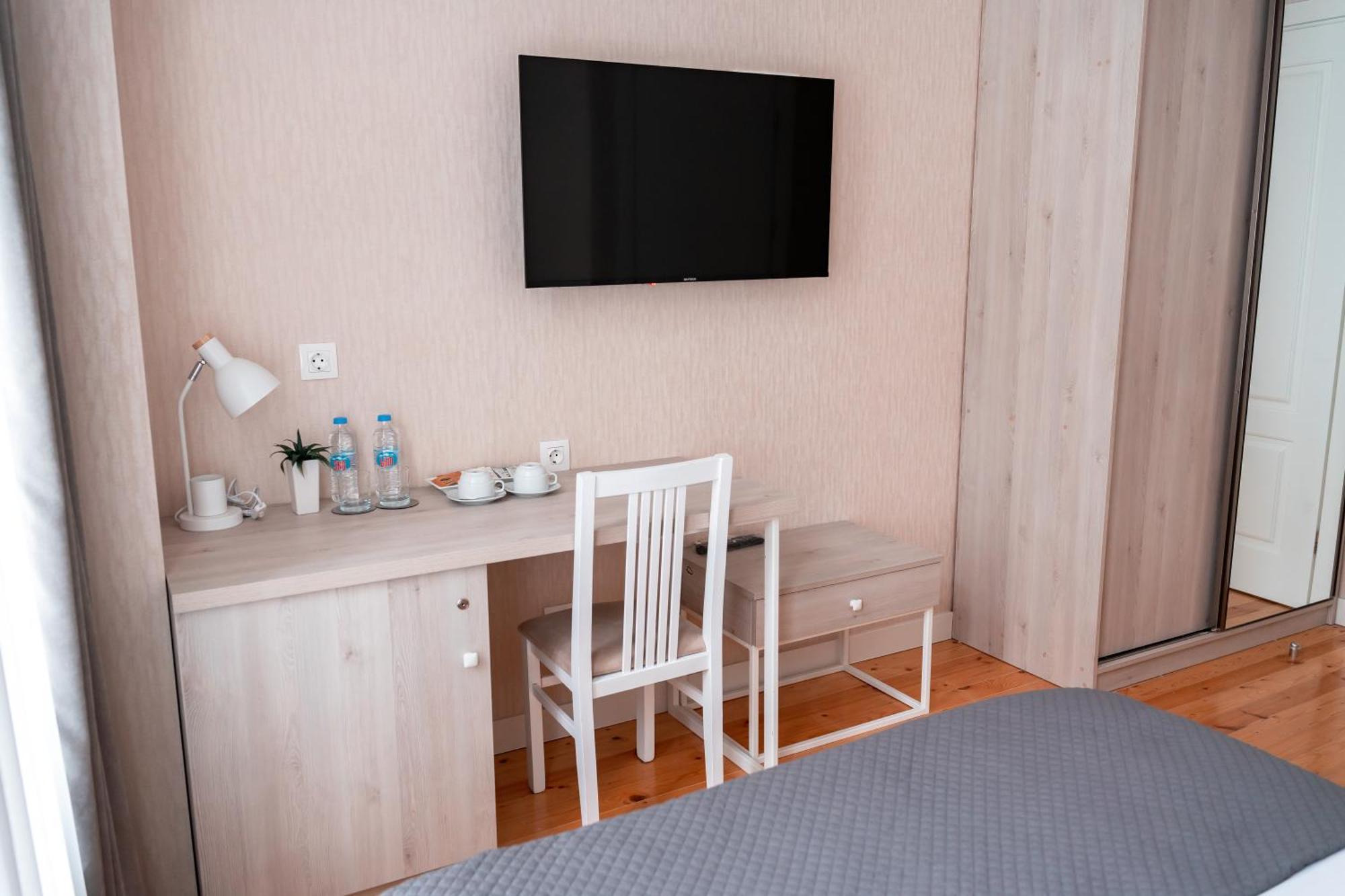 Hotel Well Inn Tbilisi Bagian luar foto