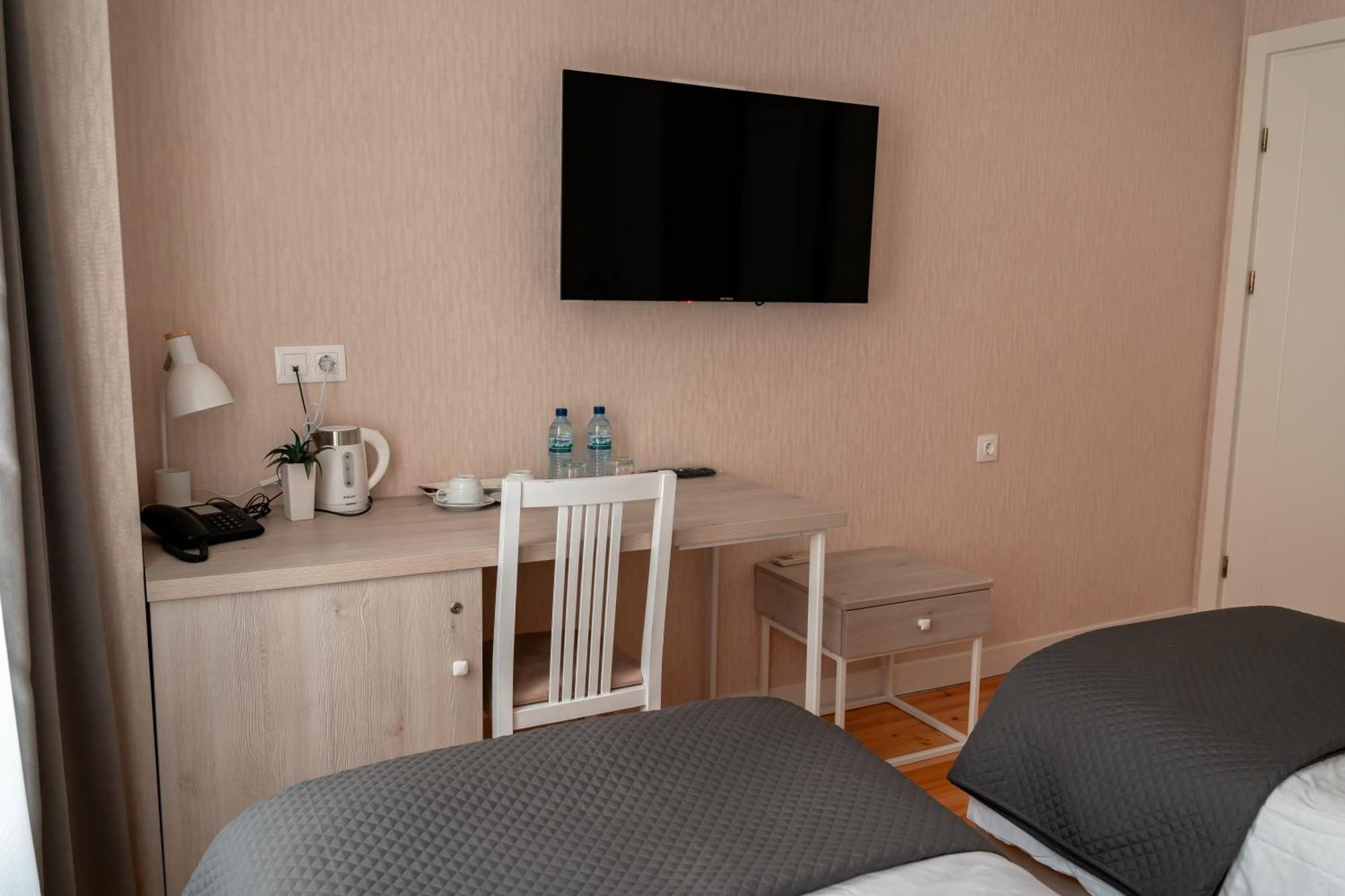 Hotel Well Inn Tbilisi Bagian luar foto